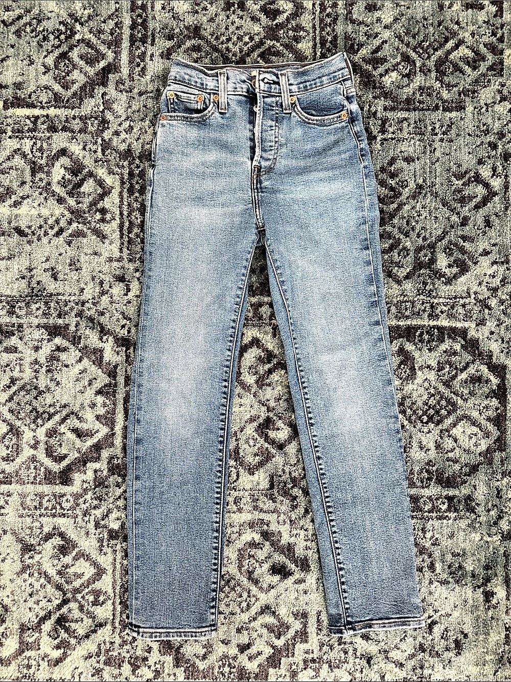 Levi's Wedgie Straight Jeans in Blue Waist 25